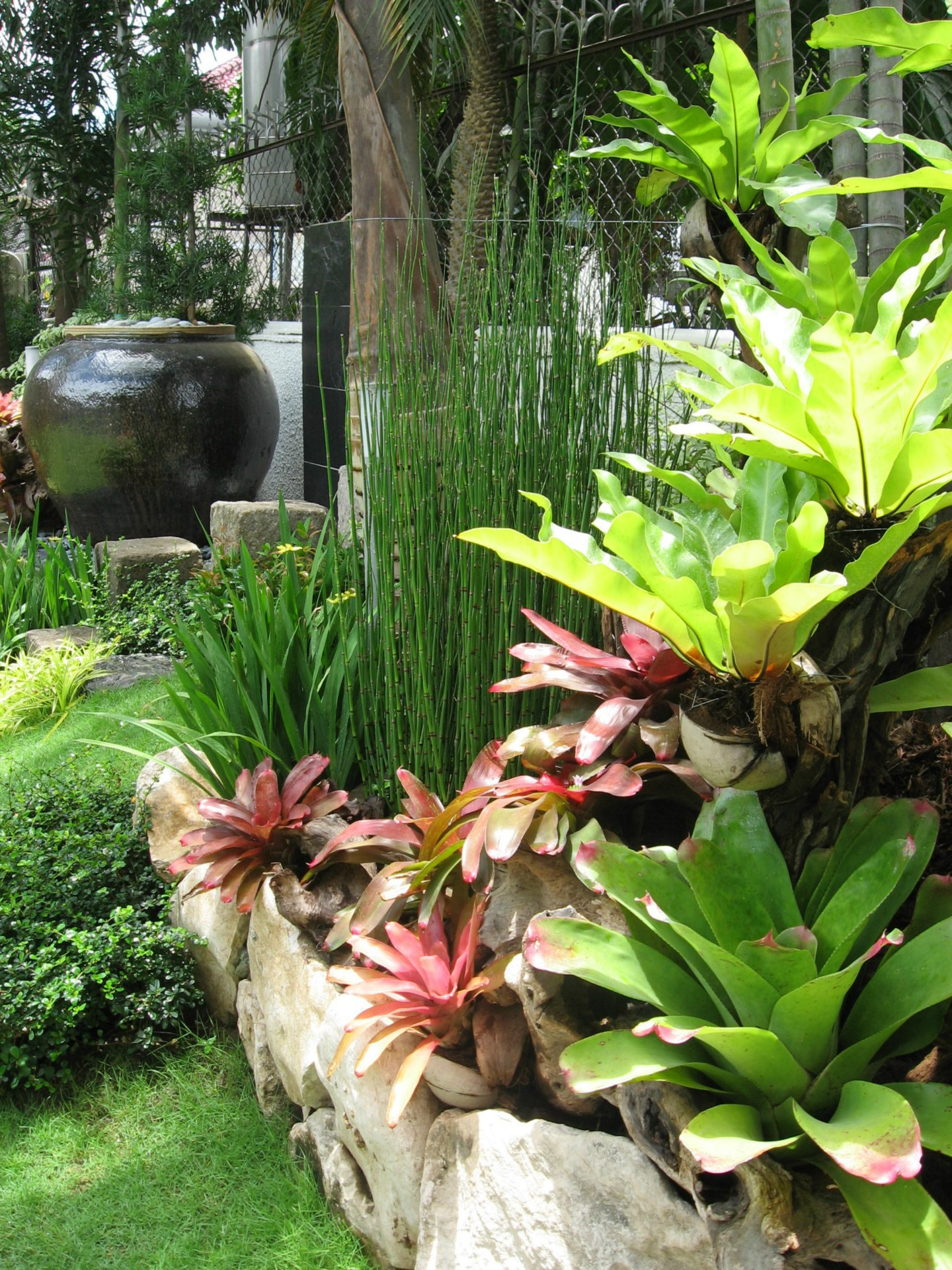 Landscape Design For Small Spaces
 Outdoor Landscape Ideas For Small Spaces Patio Landscaping