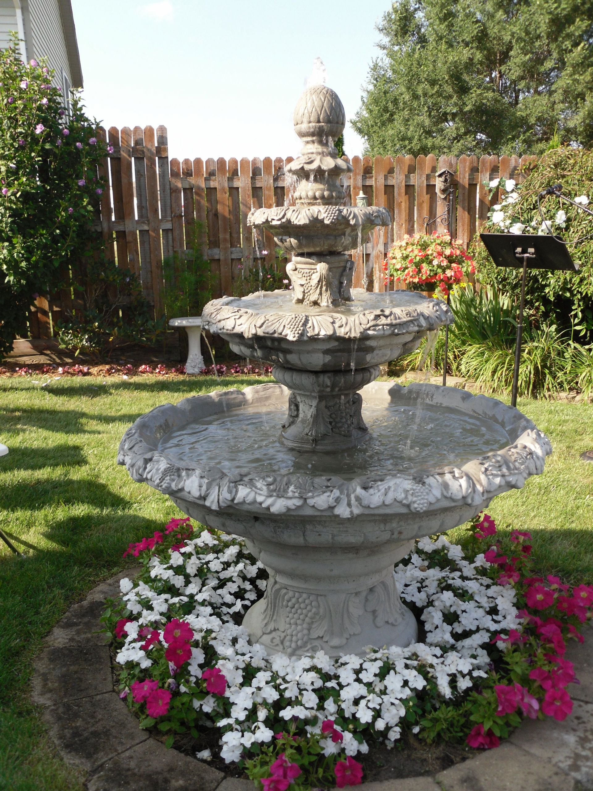 Landscape Fountain Front Yards
 fountain in my yard