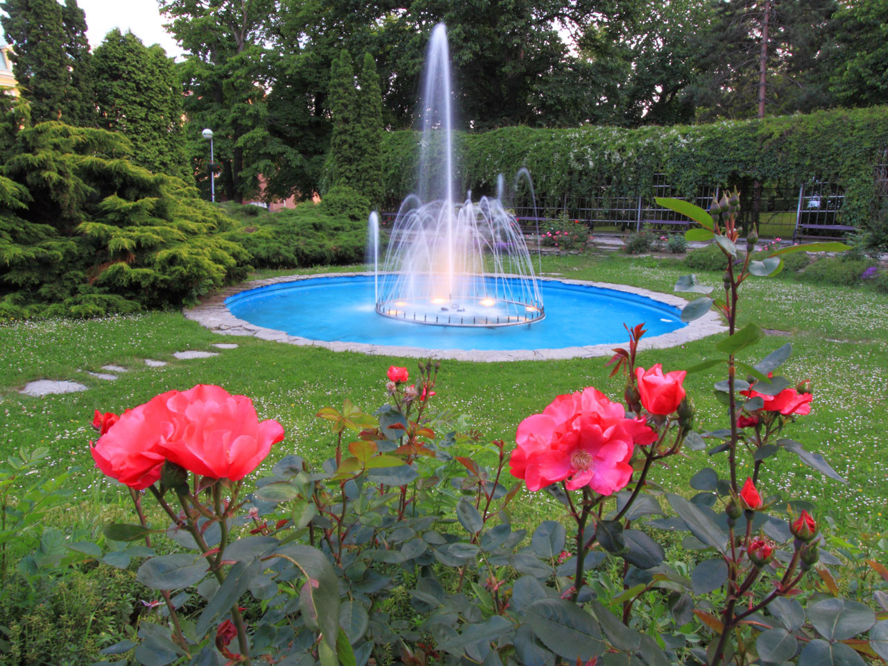 Landscape Fountain Public
 Flowers And Fountain Free Stock Public Domain