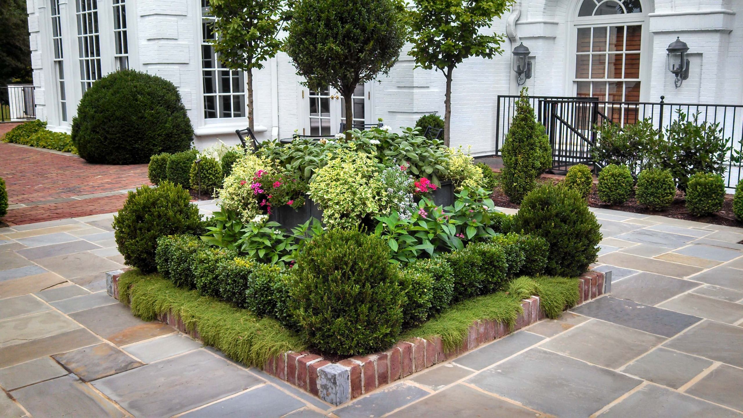 Landscape Ideas For Front Yard
 50 Best Front Yard Landscaping Ideas and Garden Designs