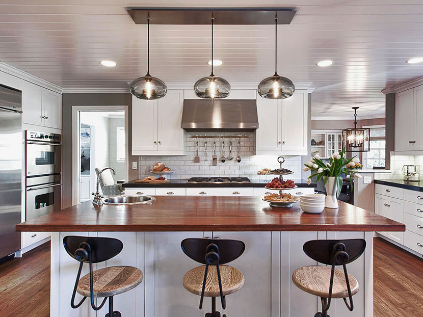 Light Fixtures Over Kitchen Island
 How Many Pendant Lights Should Be Used Over a Kitchen Island