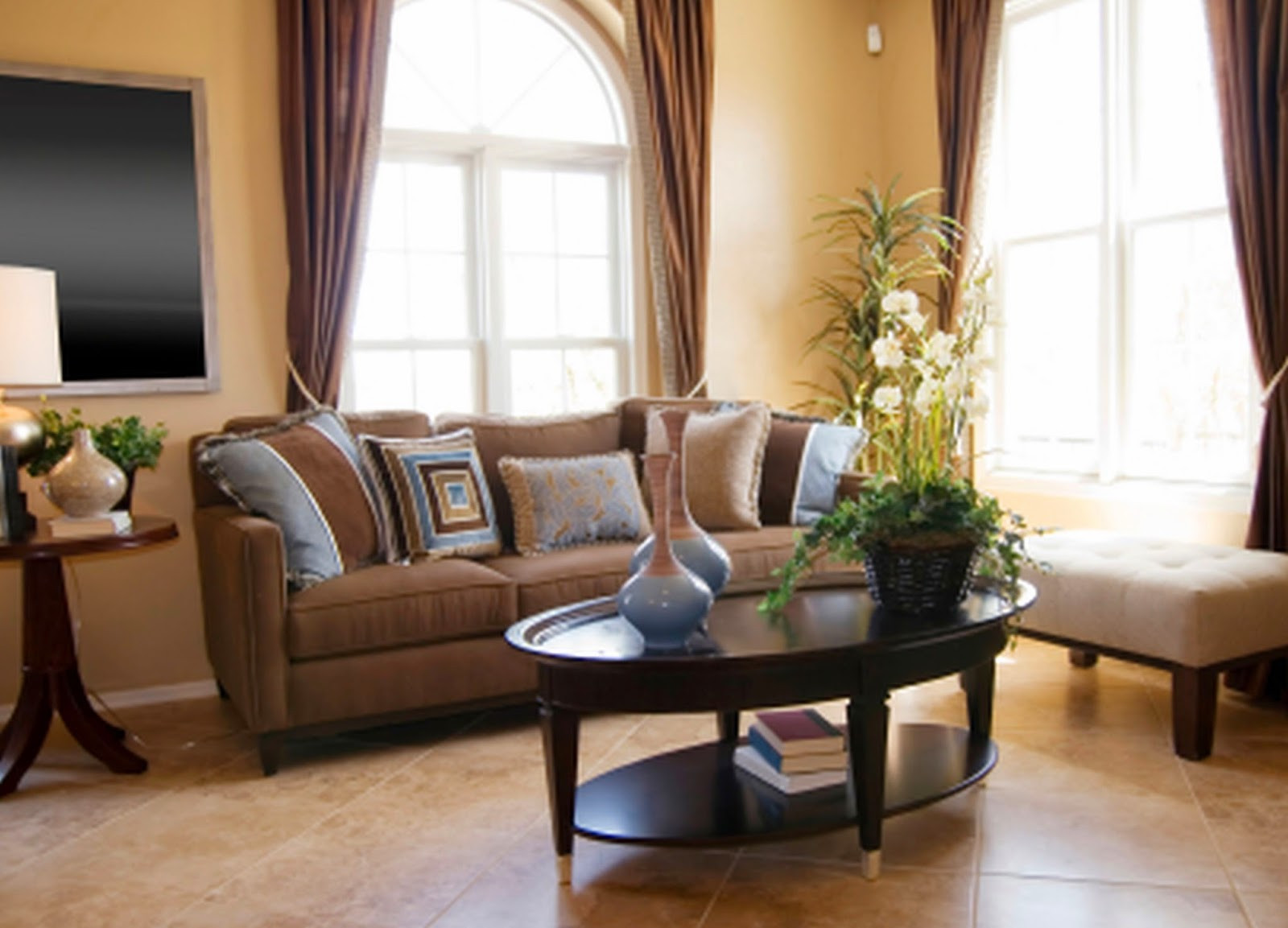 Living Room Decor Tips
 2 Living Room Decor Ideas Brown Leather Sofa