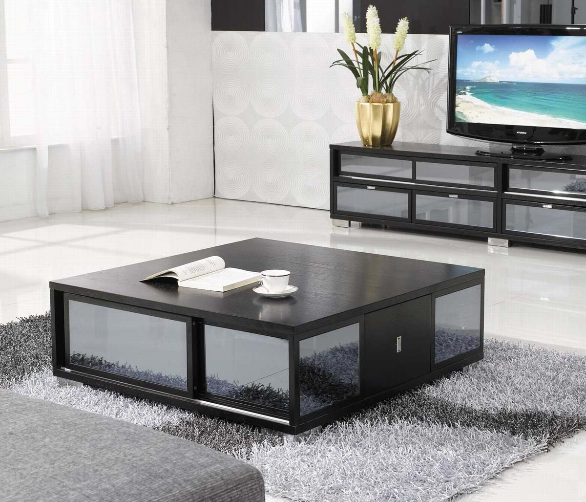 Living Room Table
 Types of Tables for Living Room and Brief Buying Guide