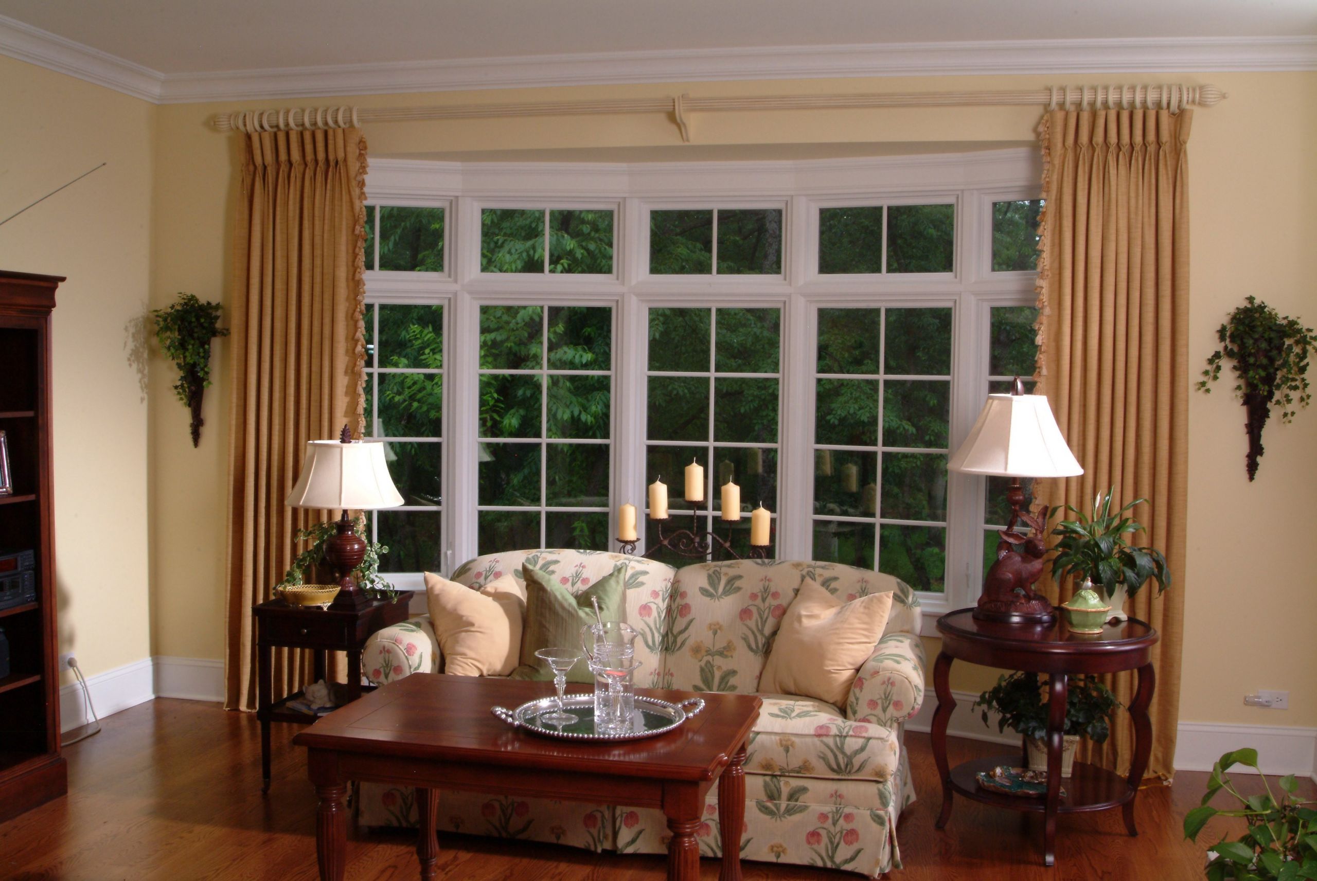 Living Room Windows Ideas
 Perfect Curtain Rods for Bay Windows – HomesFeed