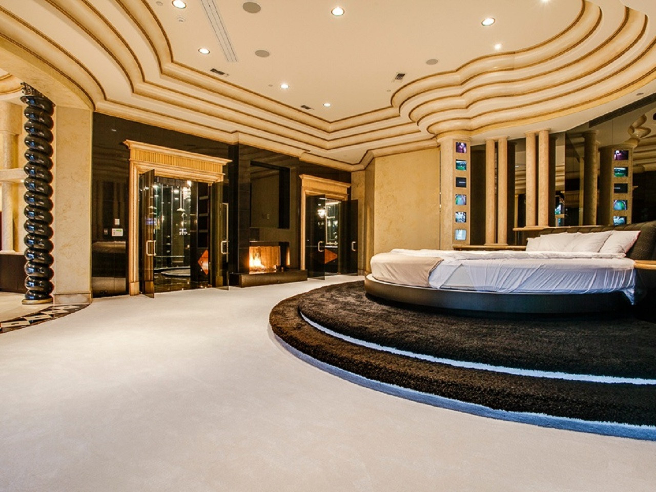Luxury Master Bedroom
 15 Luxurious Master Bedrooms With Round Beds Interior