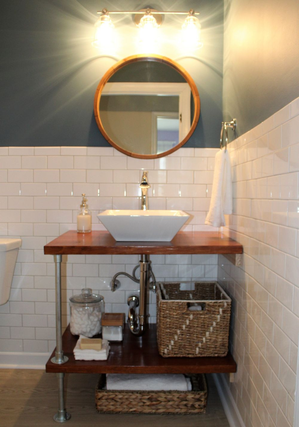 Make Your Own Bathroom Vanity
 DIY Bathroom Vanity Ideas Perfect For Repurposers