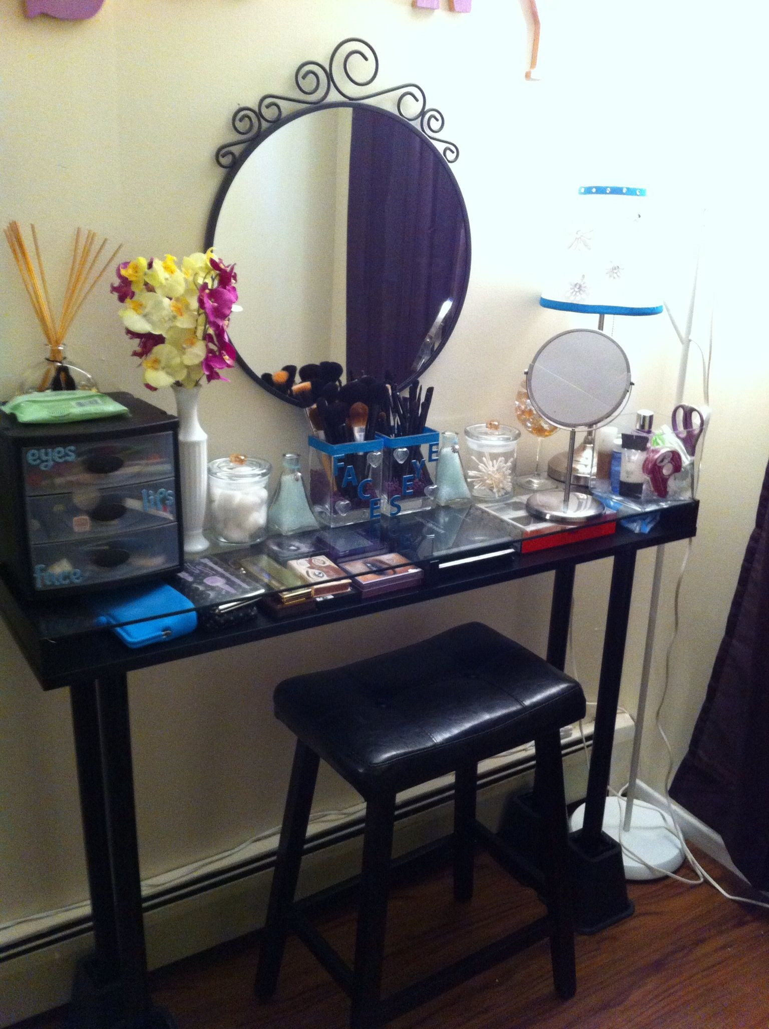 Make Your Own Bathroom Vanity
 When in doubt make your own vanity table