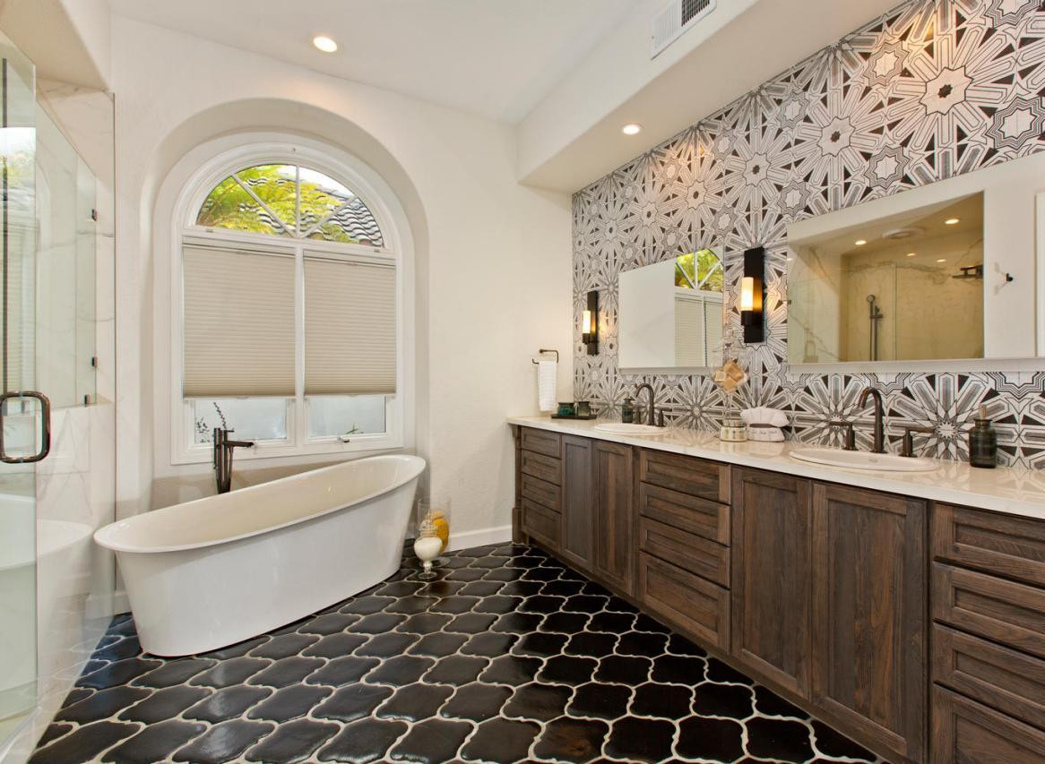 Master Bathroom Decorating Ideas
 25 Modern Luxury Master Bathroom Design Ideas