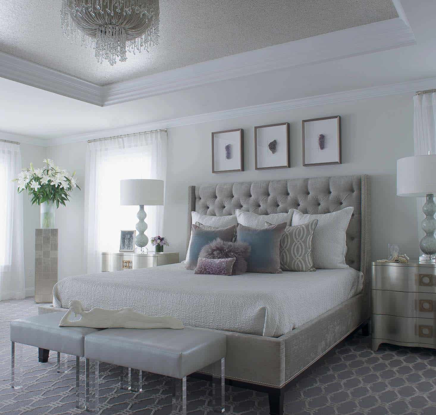 Master Bedroom Bedding
 20 Serene And Elegant Master Bedroom Decorating Ideas