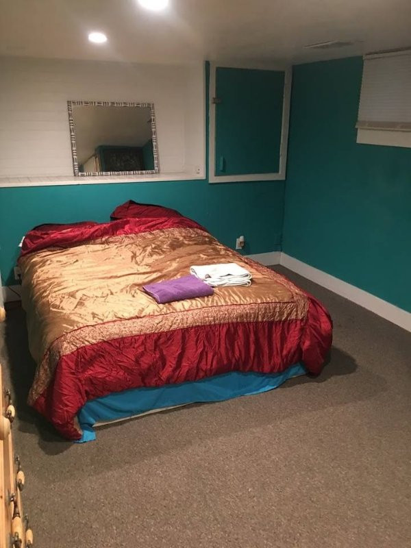 Master Bedroom For Rent
 Master bedroom for rent close to Downtown Denver UPDATED
