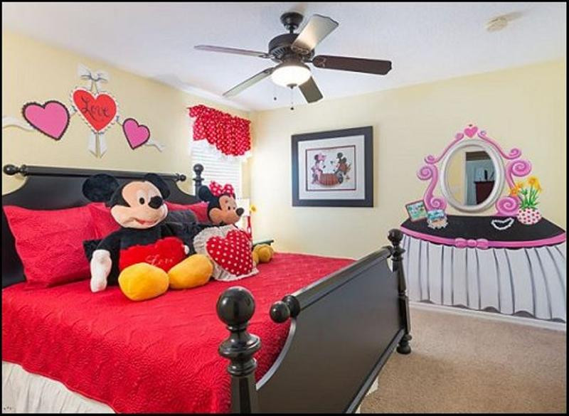 Mickey Mouse Decor For Bedroom
 15 Mickey Mouse Inspired Bedrooms for Kids Rilane
