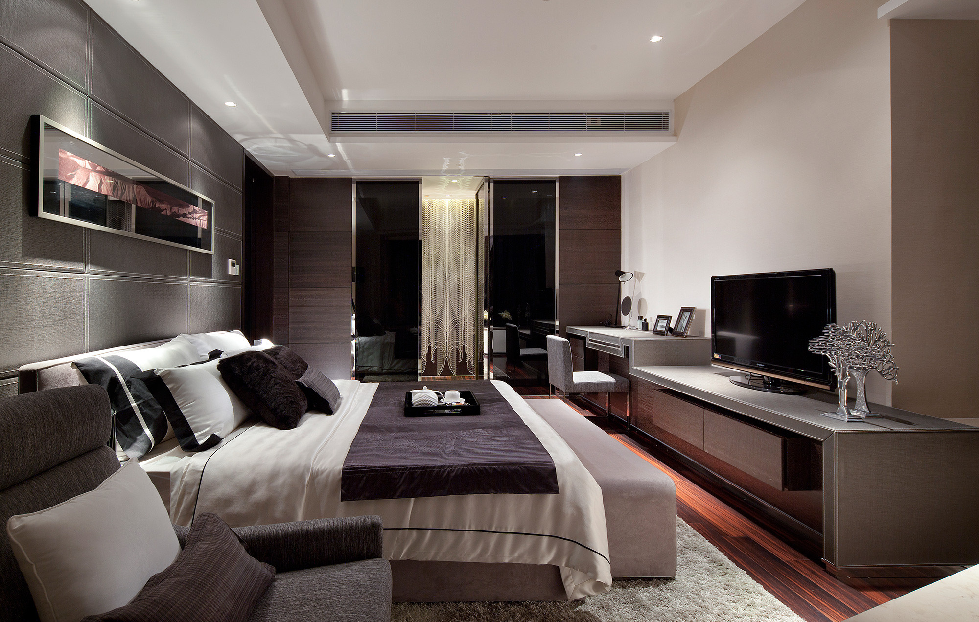 Modern Bedroom Suites
 Synergistic Modern Spaces by Steve Leung
