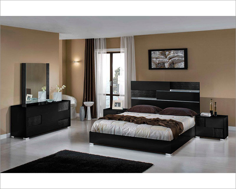 Modern Black Bedroom Set
 Contemporary Italian Black Bedroom Set 44B111SET