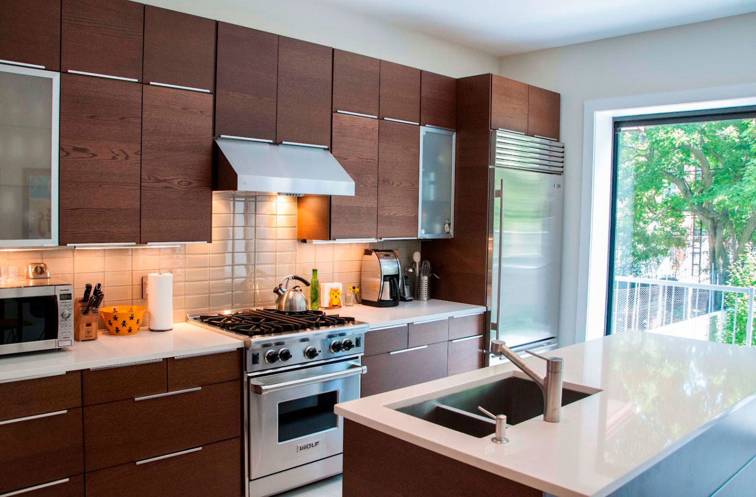 Modern Kitchen Hutch
 Modern Kitchen Cabinet Decor Ideas features Microwave