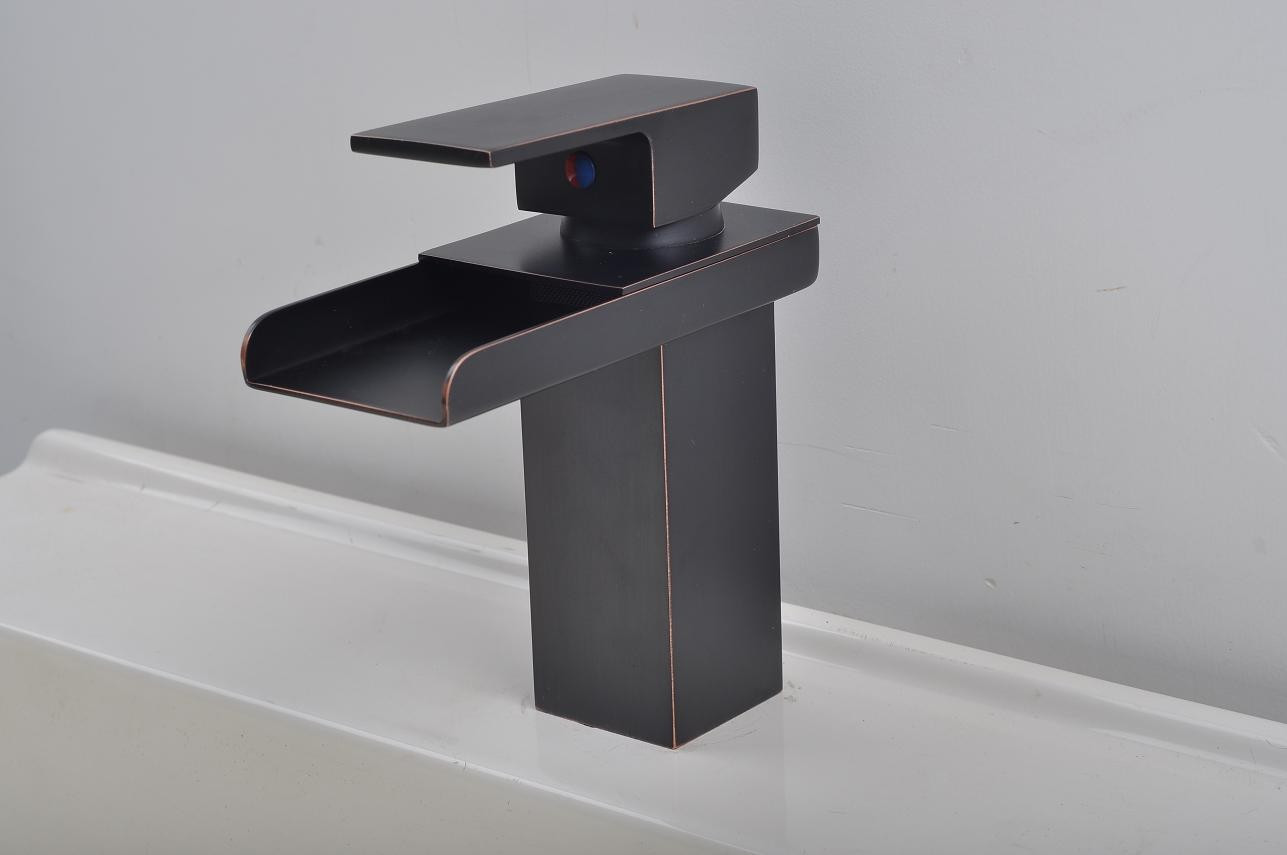 Modern Kitchen Sink Faucets
 Bathroom Sink Faucet in Modern Style Single Handle