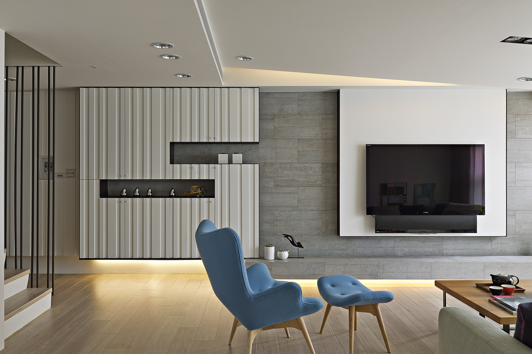 Modern Minimalist Living Room
 2 Beautifully Modern Minimalist Asian Designs