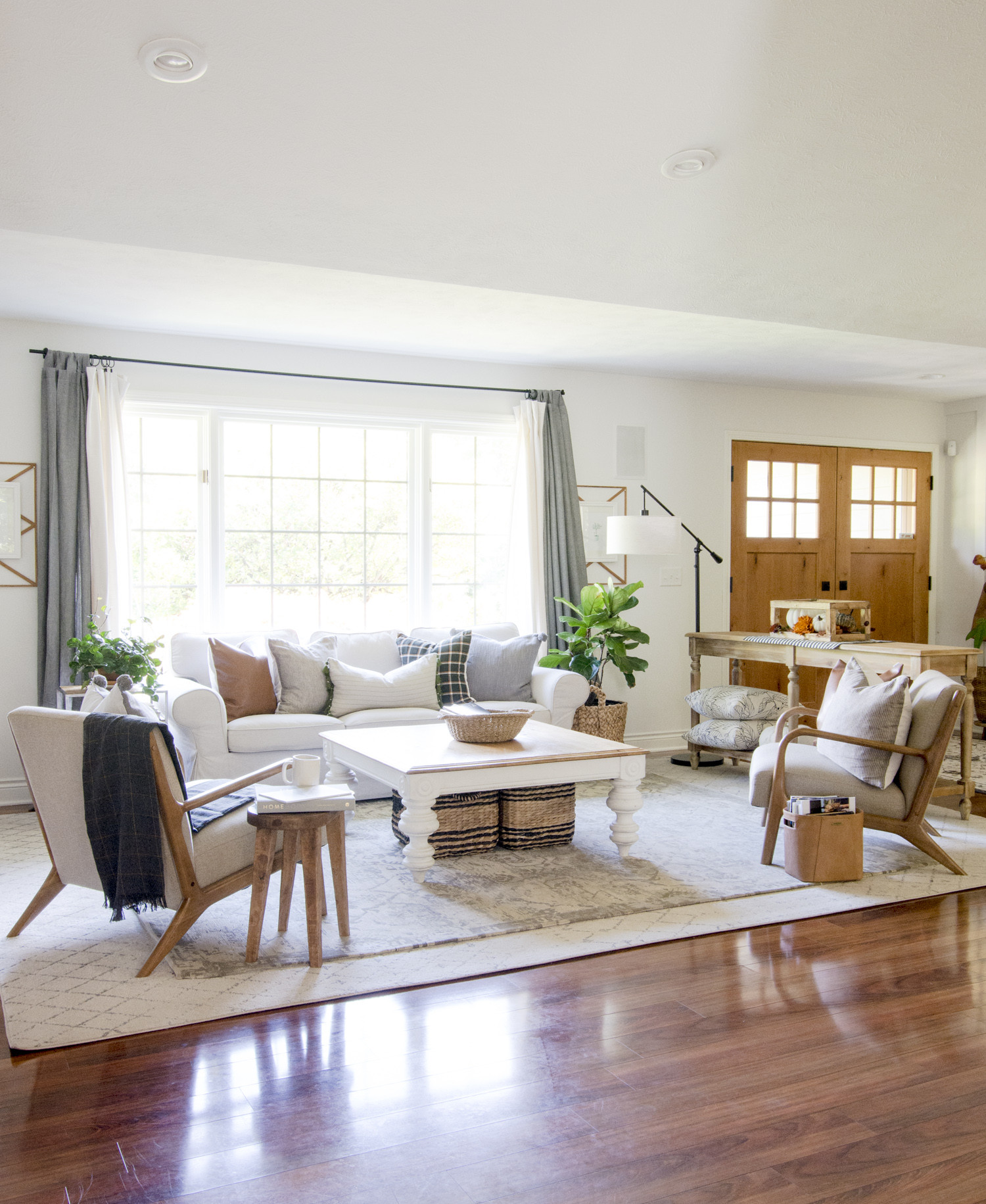 Modern Rustic Living Room
 Fall Inspired Modern Rustic Decor
