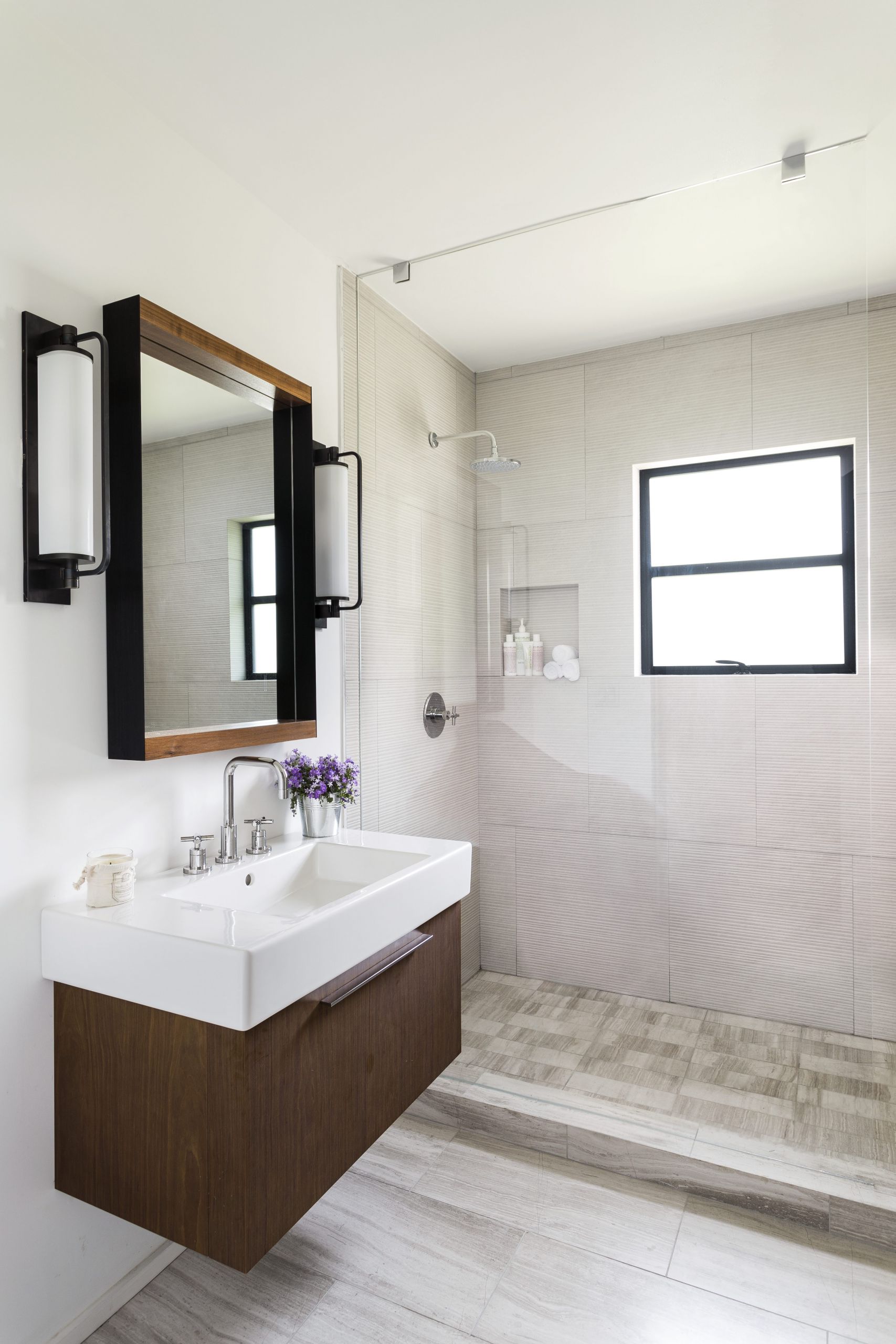 Modern Small Bathroom Design
 5 Incredible Ideas For Small Bathrooms