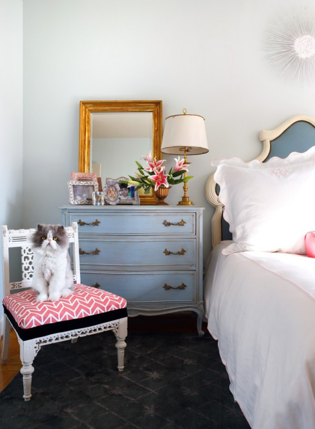Modern Vintage Bedroom
 Inspiring and Bud Friendly Vintage Bedroom Ideas