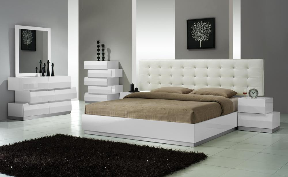 Modern White Bedroom Set
 ALIYA QUEEN SIZE MODERN LEATHERETTE WHITE LACQUERED