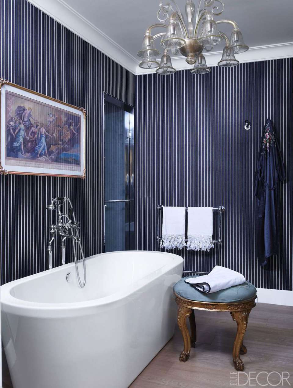 Navy Blue Bathroom Wall Decor
 10 Navy Blue Bathroom Ideas