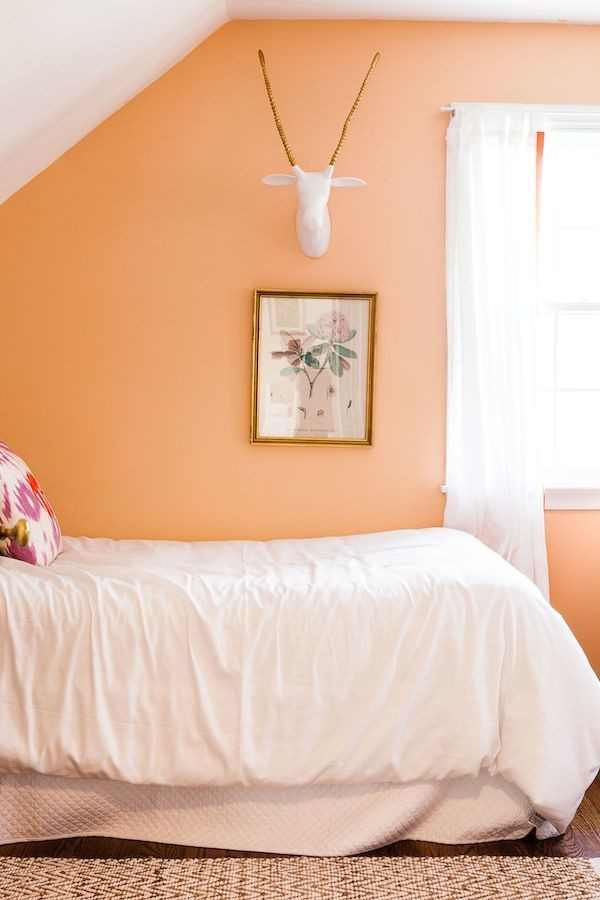 Orange Bedroom Wall
 Orange bedroom interior design ideas add a summer vibe