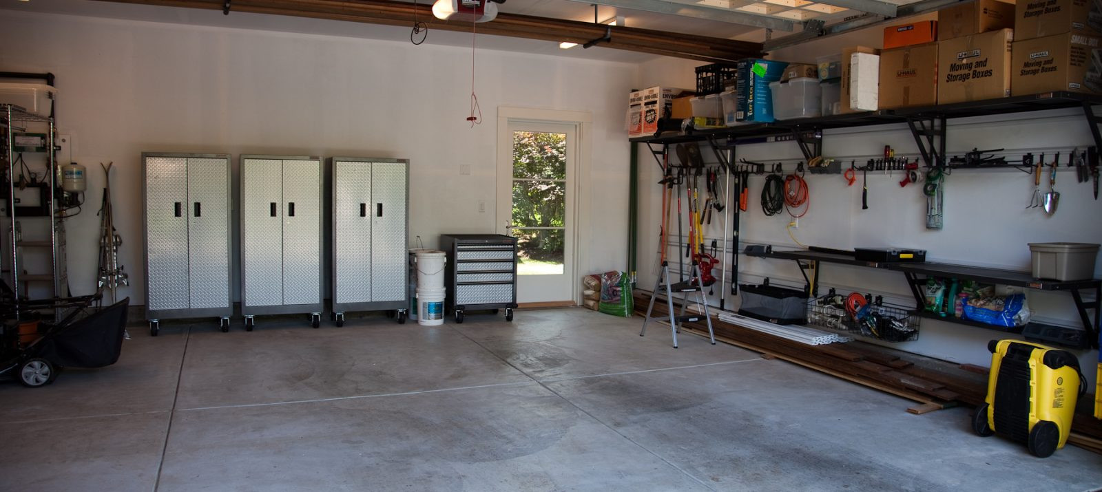 Organize My Garage
 How To Easily Clean And Organize Your Garage [Infographic]