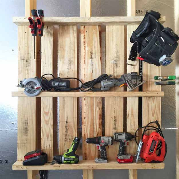 Organize Tools In Garage
 Pallet Idea Tool Organizer for the Garage