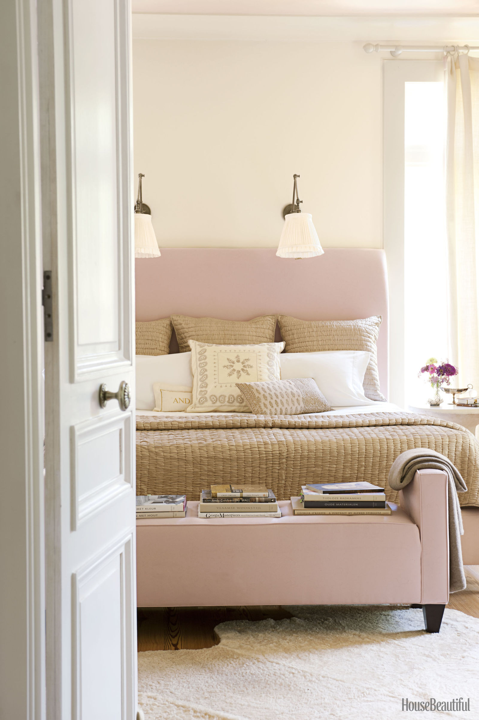 Organizing Your Bedroom
 7 Quick Ways to Organize Your Bedroom This Spring