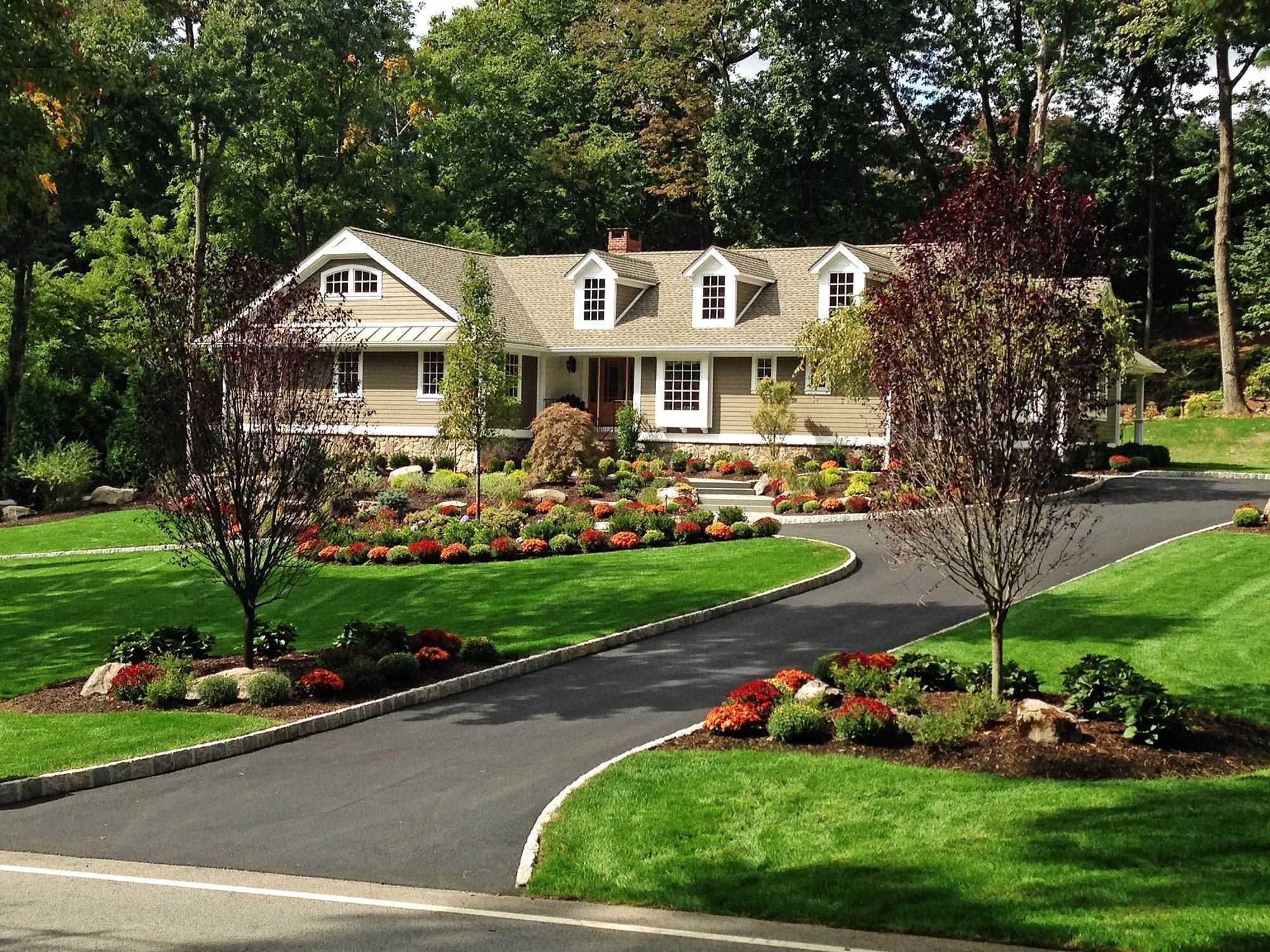 Outdoor Landscape Driveway
 Luxury Landscaping Ideas for Circular Driveway