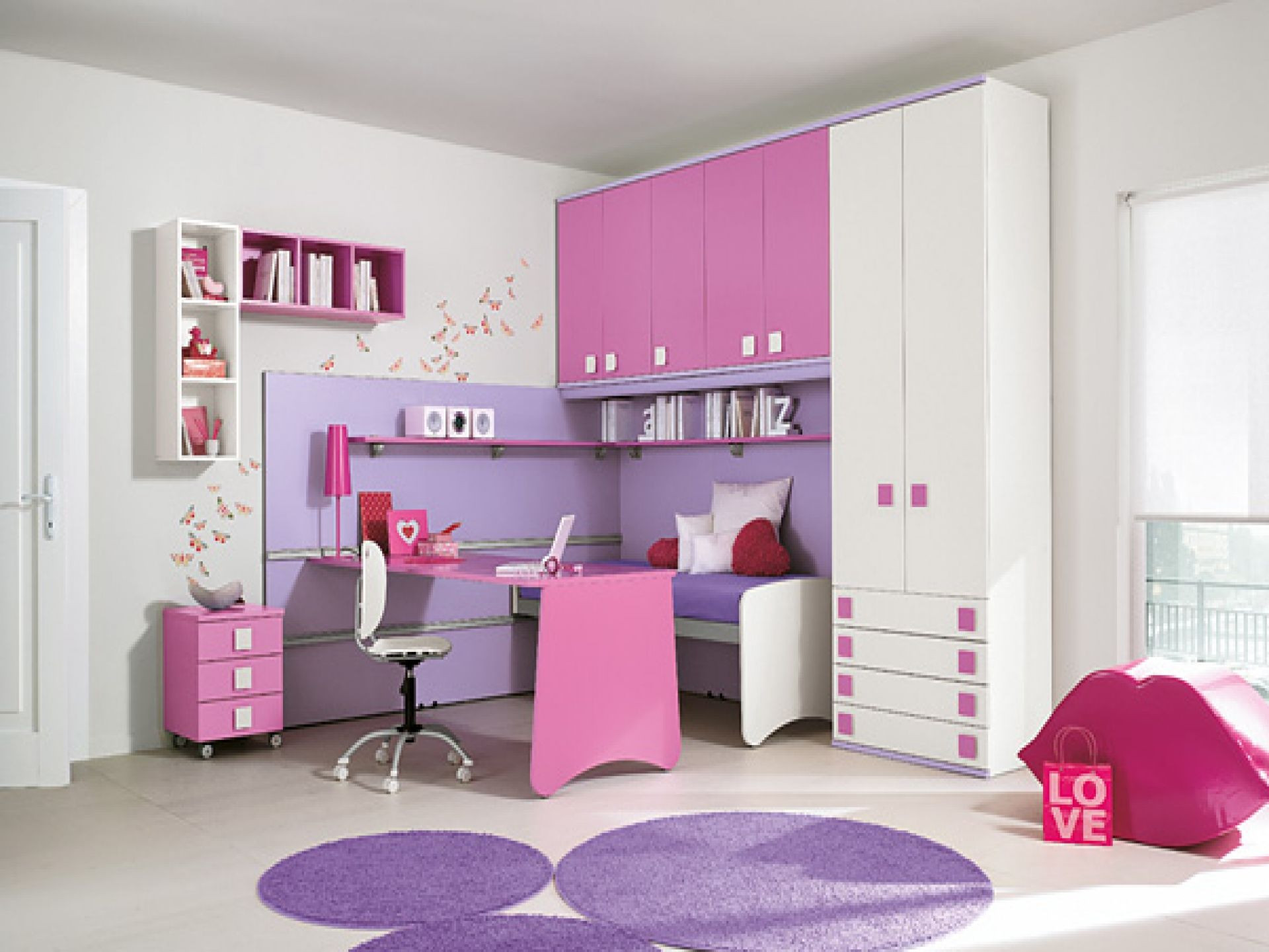 Pink And Purple Kids Room
 Captivating pink and purple bedroom decor idea with pink