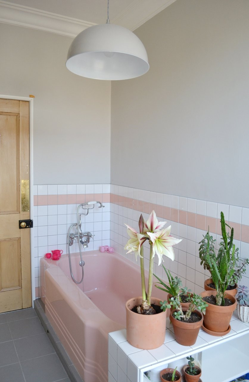 Pink Bathroom Decor
 Spectacularly Pink Bathrooms That Bring Retro Style Back