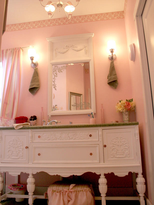 Pink Bathroom Decor
 43 Bright And Colorful Bathroom Design Ideas