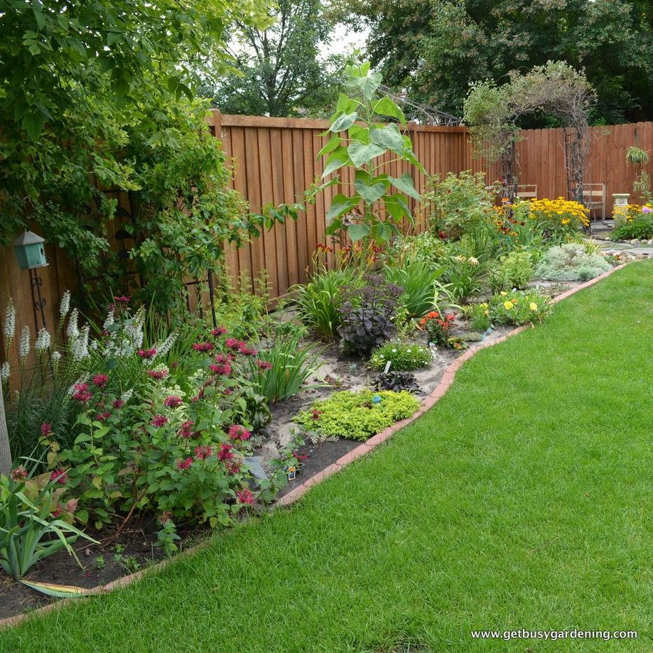 Privacy Fence Landscape
 Stunning Privacy Fence Line Landscaping Ideas 22