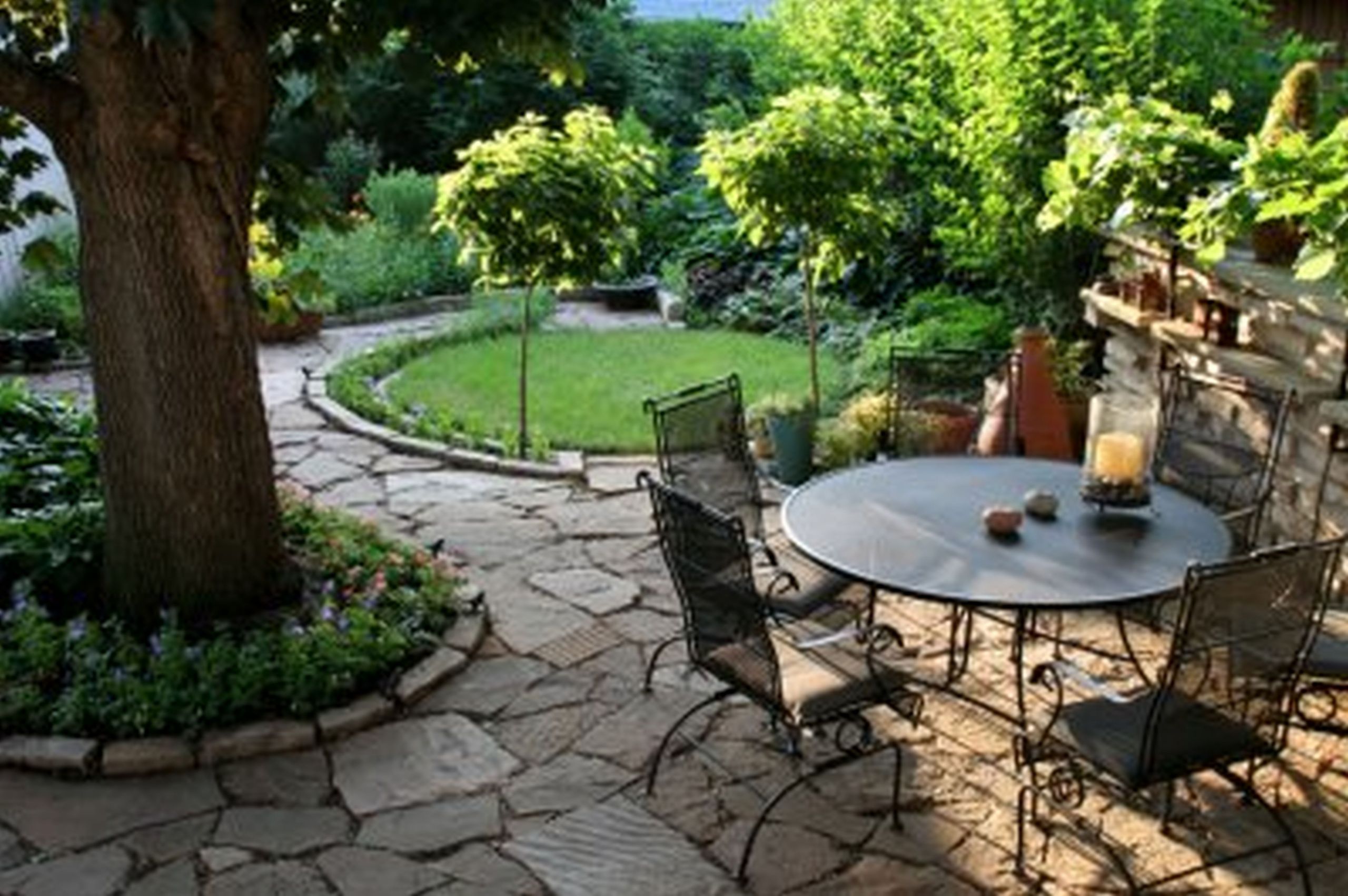 Privacy Landscaping Around Patio
 Beautiful Small Yard Patio Hardscape Landscaping Ideas