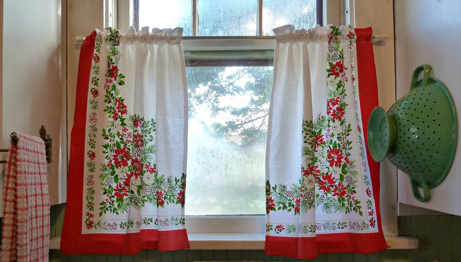 Retro Kitchen Curtains
 Old Glory Cottage It s Beginning To Look Alot Like