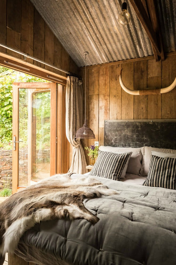 Rustic Bedroom Ideas Diy
 40 Cozy Rustic Decor Ideas for a Bedroom Oasis DIY & Crafts