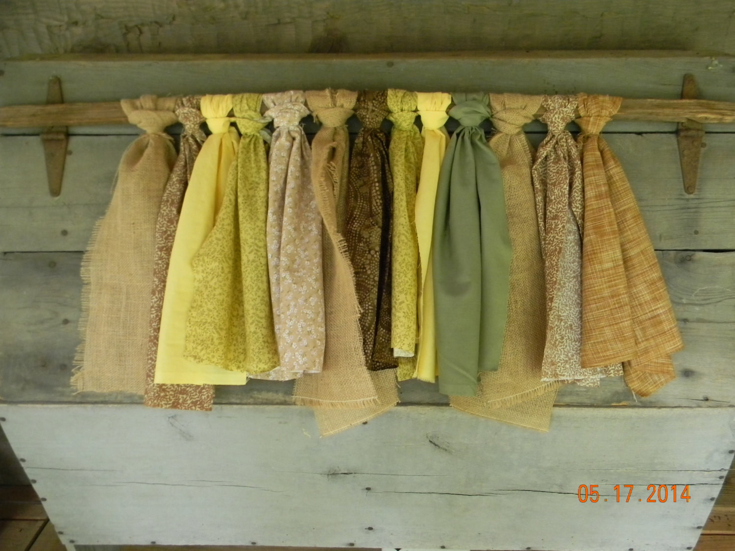 Rustic Kitchen Valances
 Rustic Shabby Fabric Valance Curtain on Tobacco Stick Wooden