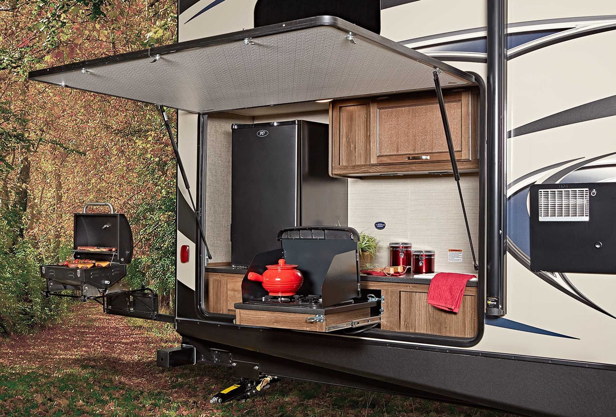 fifth wheel bath and a half and outdoor kitchen