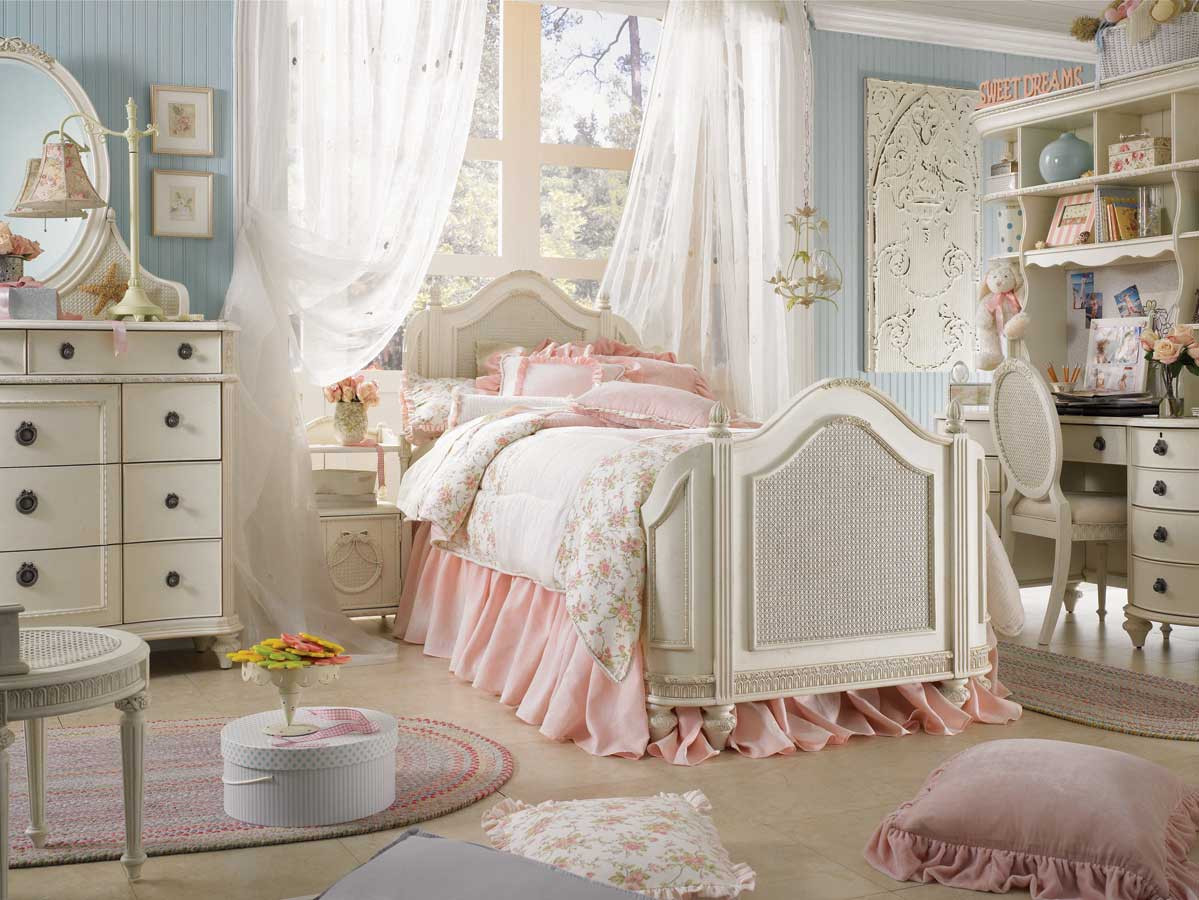 Shabby Chic Bedroom Furniture
 discount fabrics lincs How to create a shabby chic bedroom