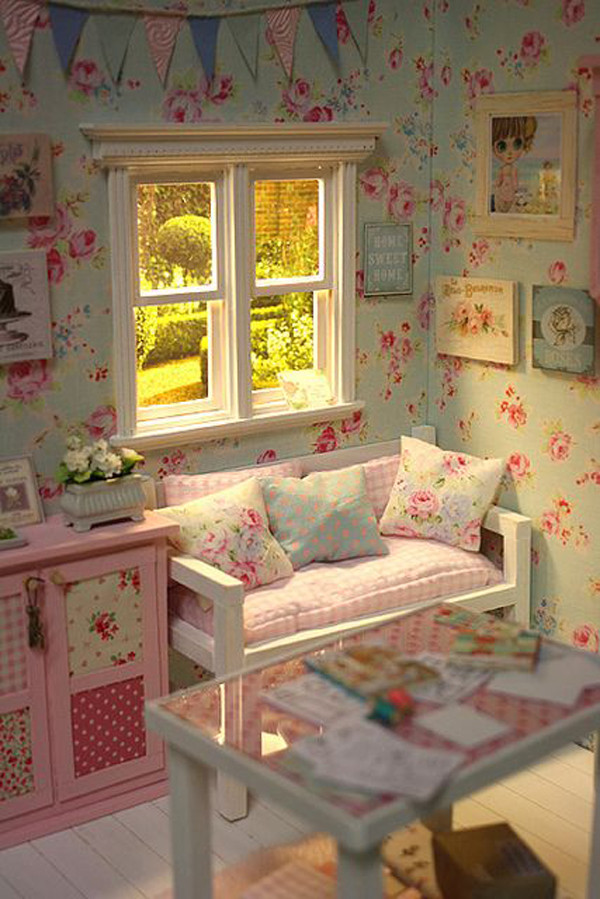 Shabby Chic Girls Bedroom
 shabby chic little girl bedroom with flower wallpaper