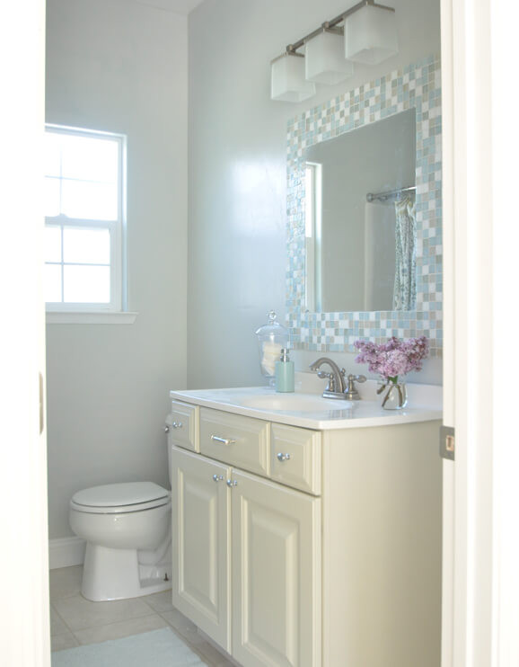 Small Bathroom Color Schemes
 Best Colors to Use in a Small Bathroom Home Decorating
