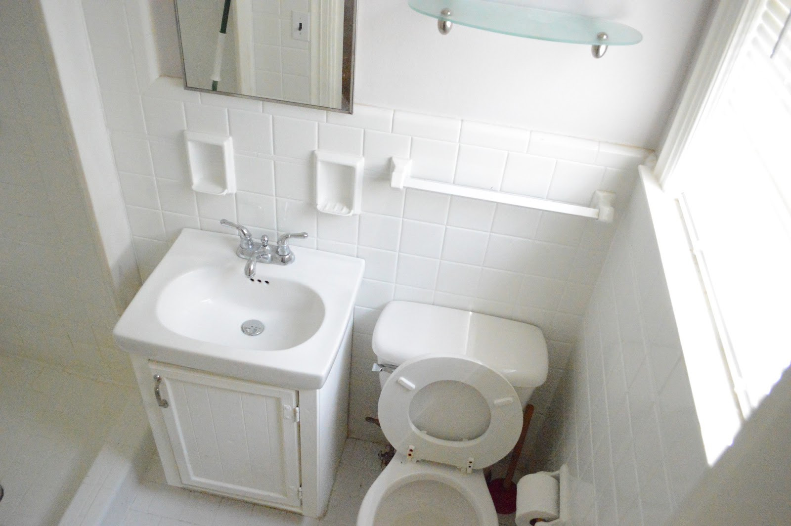 Small Bathroom Updates
 Sylvan Park Life Updates to our Small Retro Bath Update