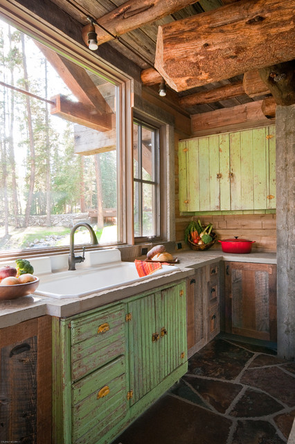 Small Cabin Kitchen
 Camping Tricks and Rustic Chic Decorating Ideas