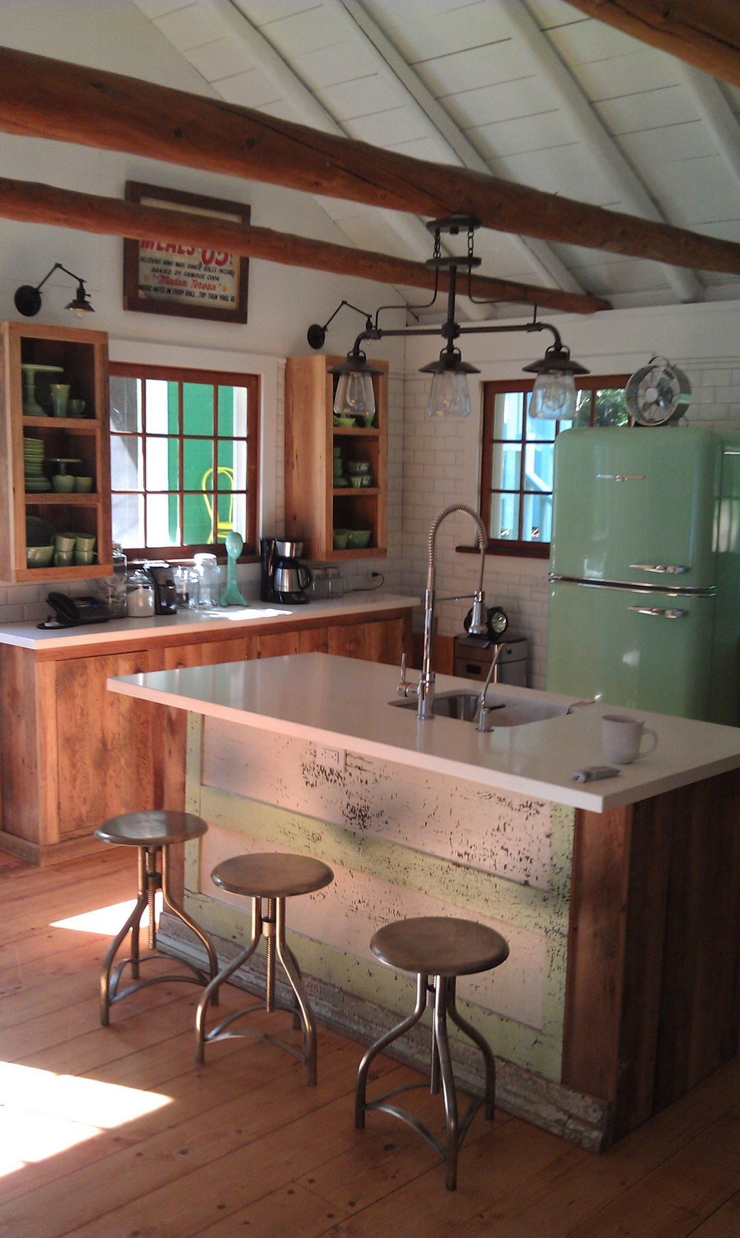 Small Cabin Kitchen
 Gorgeous Modern Cottage Kitchen Ideas 50 De agz
