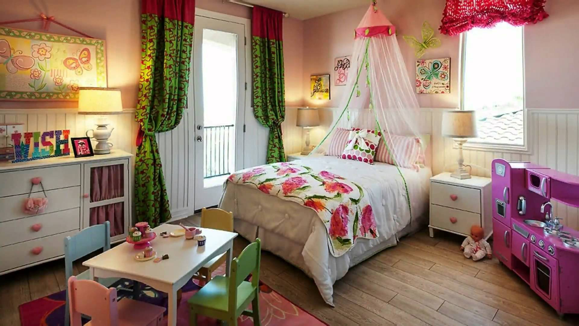 Small Girl Bedroom
 Little Girl Bedroom Ideas and Adorable Canopy Beds for