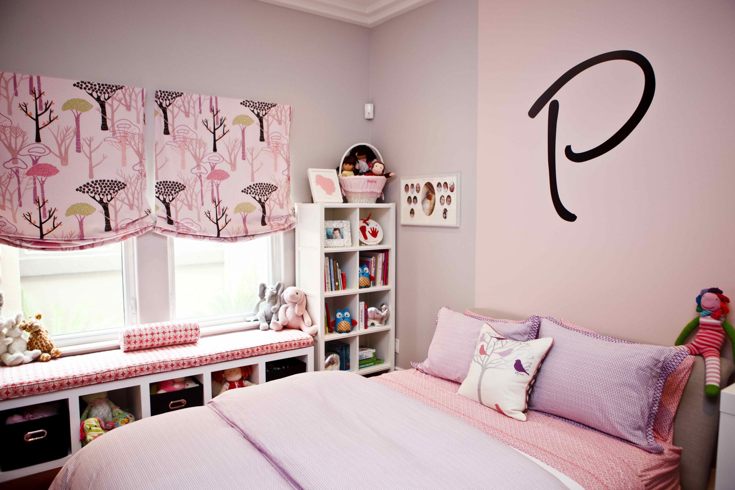 Small Girls Bedroom
 Colorful and Pattern Kids Room Paint Ideas Amaza Design