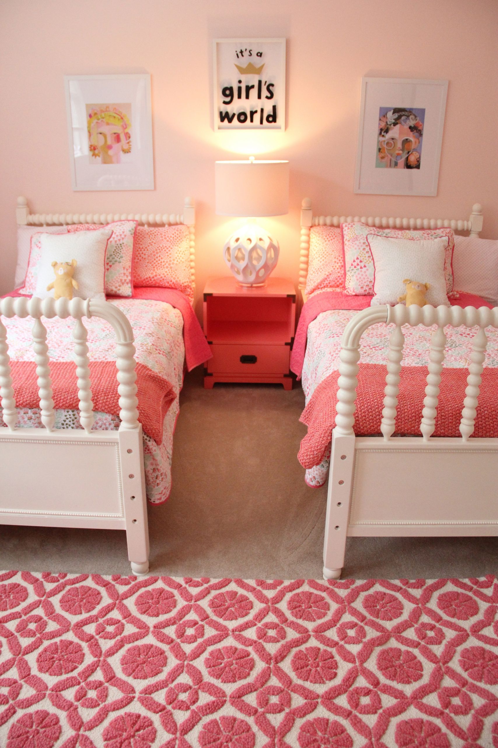 Small Girls Bedroom
 MONDAY MAKEOVER – SHARED LITTLE GIRLS ROOM