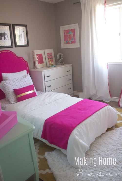 Small Girls Bedroom
 Decorating A Small Bedroom for a Little Girl
