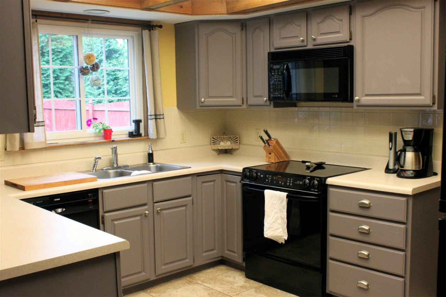Small Kitchen Cabinets Designs
 17 Superb Gray Kitchen Cabinet Designs